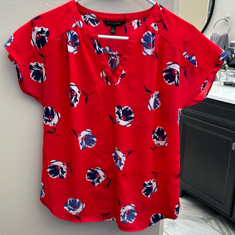Banana Republic top, size small